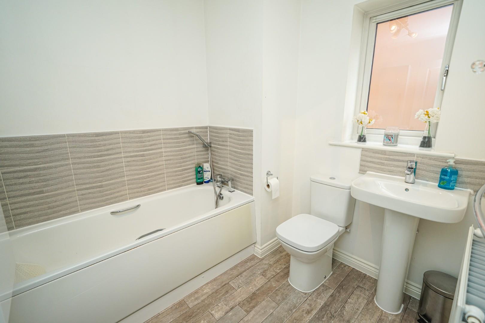 Fieldfare, Leighton Buzzard Quarters Estate Agents